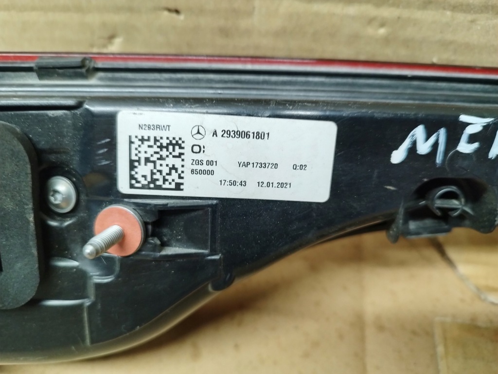 фото №9, Лампа накладка mercedes eqc a2939061801