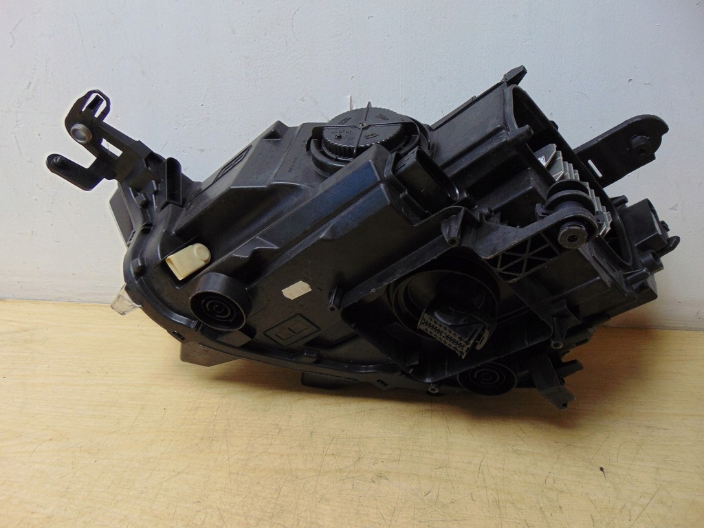 фото №13, Лампа правая перед full led vw t-roc europa