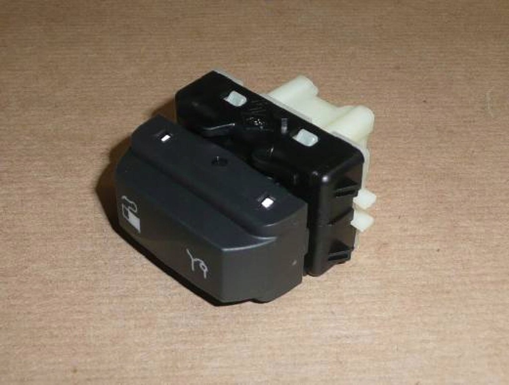 фото №2, Кнопка багажника, заливной r megane iv