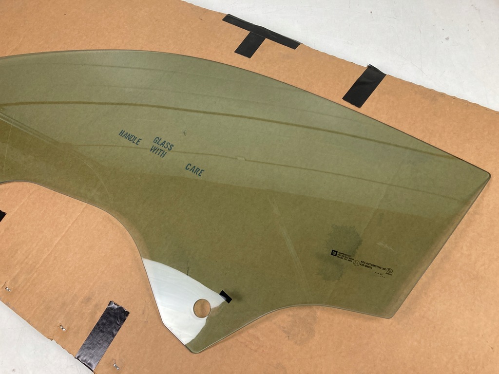 фото №9, Стекло левая передняя chevrolet corvette c8