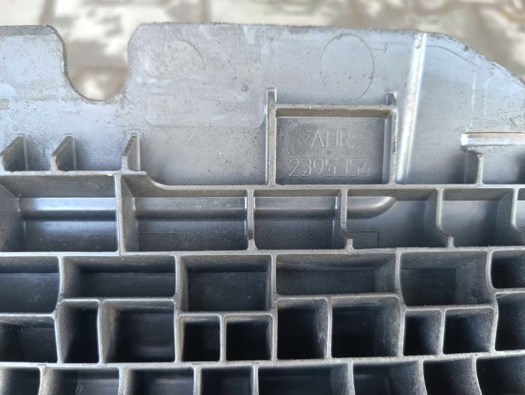 фото №5, Кришка акумуляторів scania r ngs 2395354