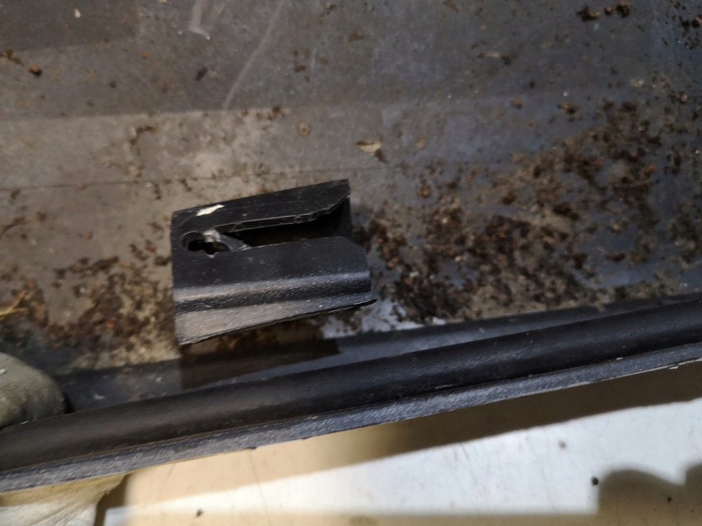 фото №8, Молдинг поріг права volvo v40 ii 12+