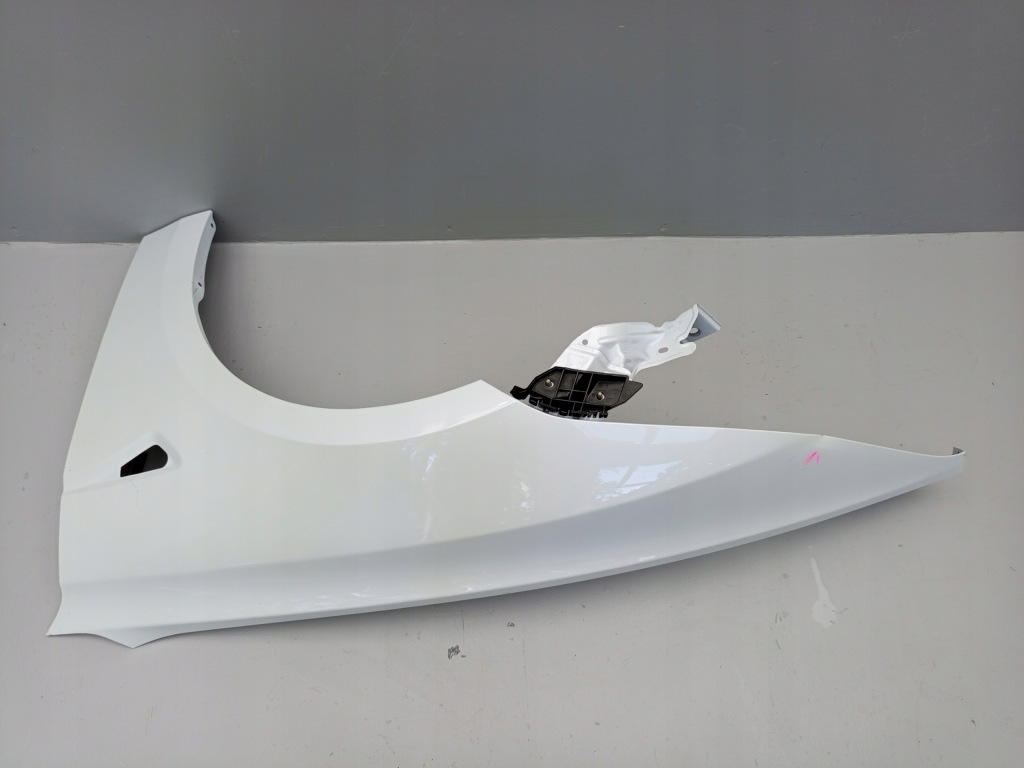 Tesla 3 3 2024- крило передній ліве перед передній = Ціна