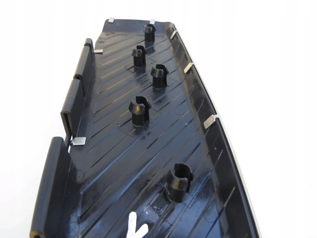 фото №10, Подножка накладка водителя 8k1864777 audi a4 s4 rs4 b8 a5 8t