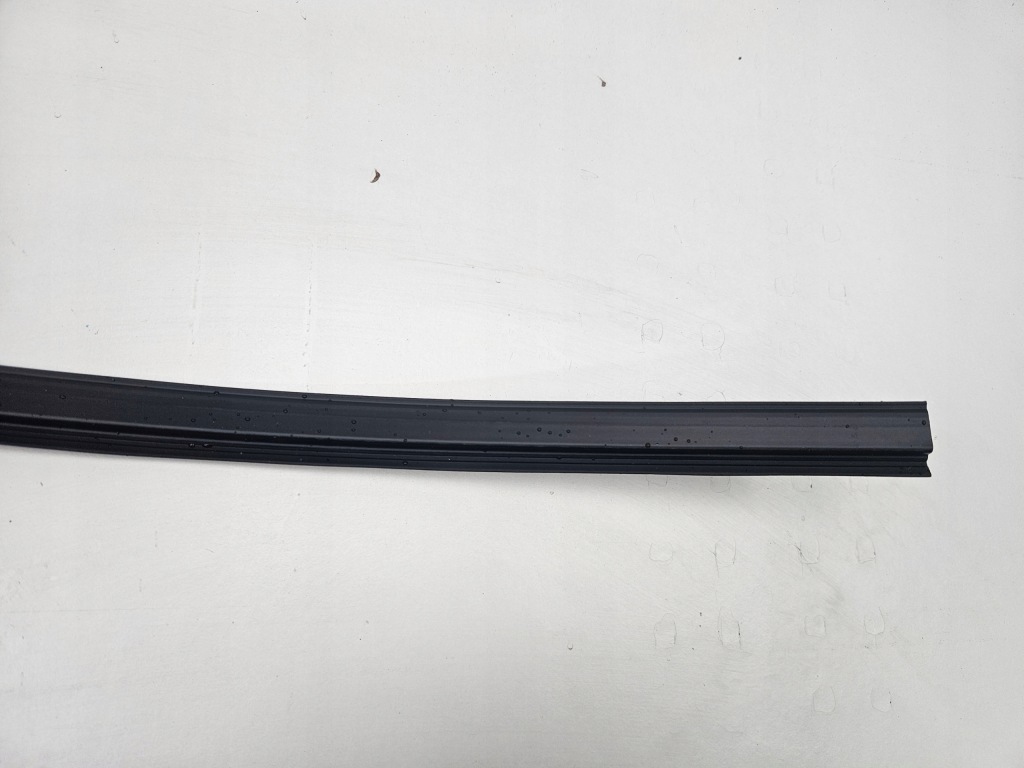 Opel astra l vi 6 hb 2022 - прокладка крышки багажника задний  9836101880 Киев