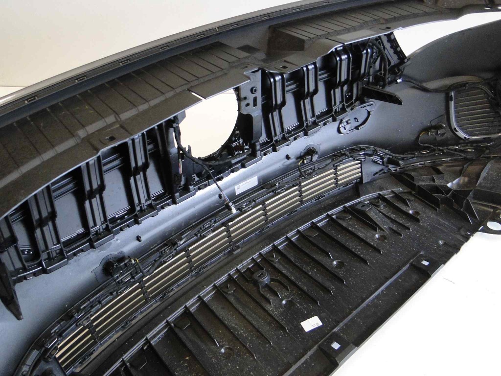 фото №11, Mercedes бампер передній нижня частина dół na датчики pts eqa h243 243