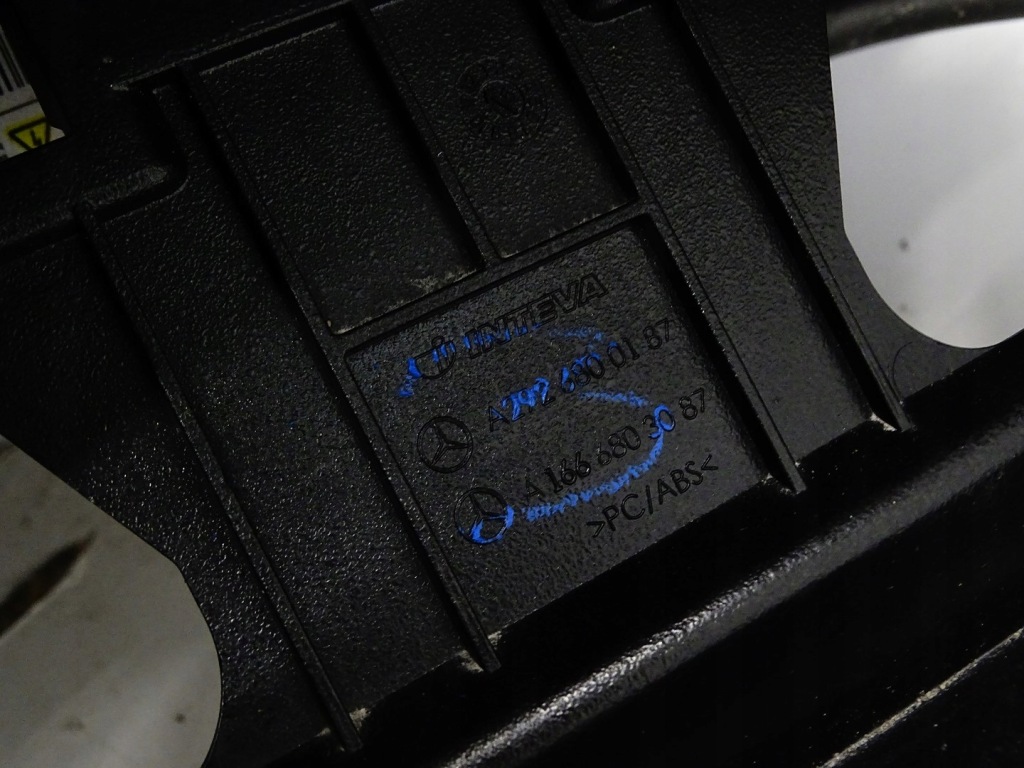 фото №16, Панель приладів приладова панель приладів консоль merecdes gle w166 amg шкіра nić