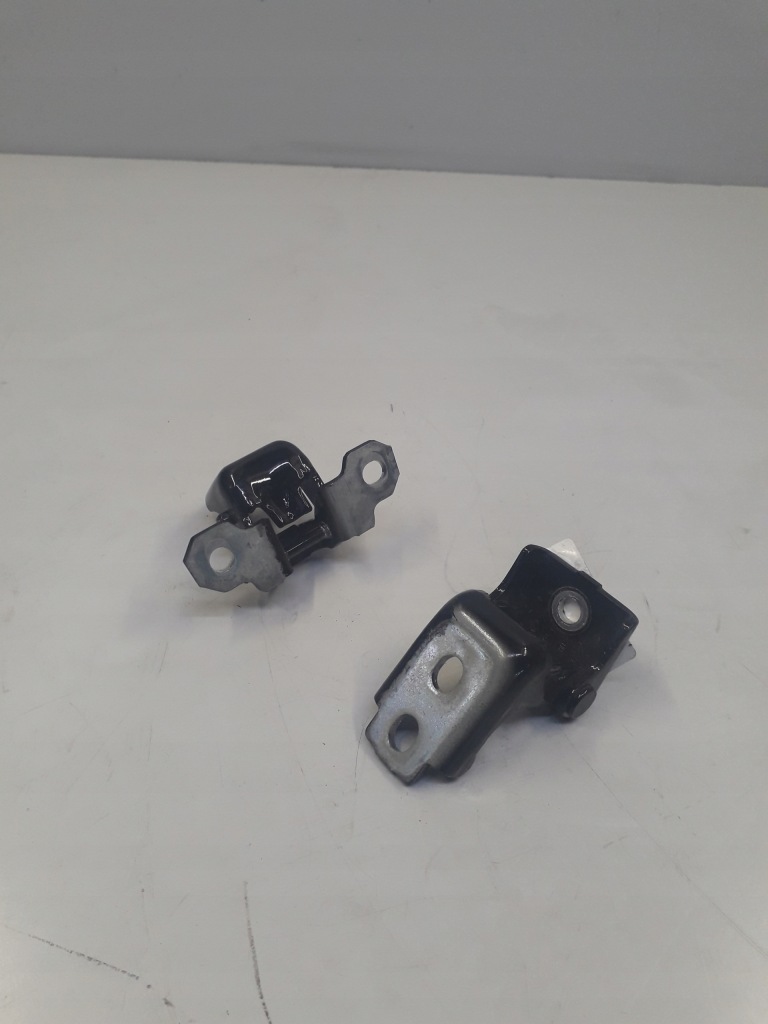 фото №2, Renault clio iv петля дверь правый перед