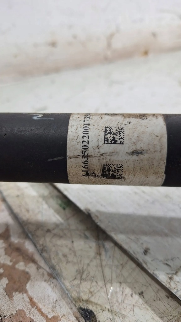 Привідний вал правий задній a1663502200 mercedes gle ml w166 c292 4matic в Україні