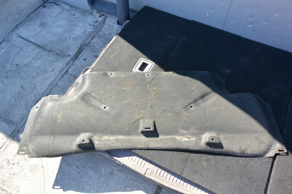 фото №1, Dacia duster ii 17- шумоізоляція капот оригінал