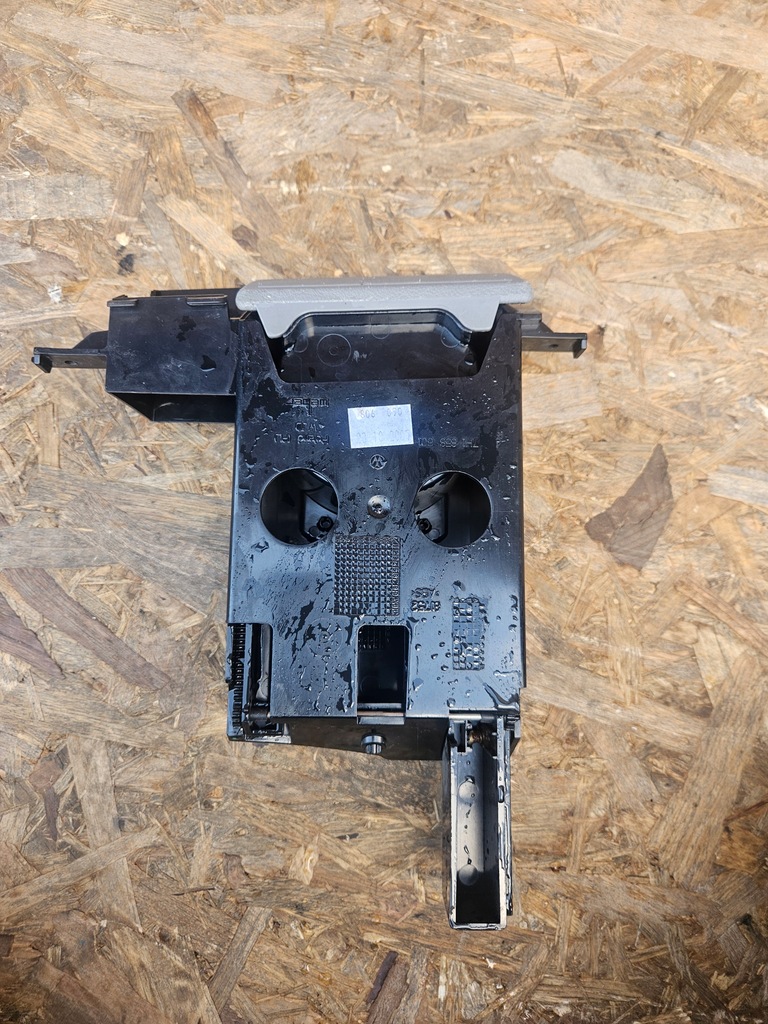 фото №5, Кронштейн na чашка прикурювач vw volkswagen t5 7h1858601