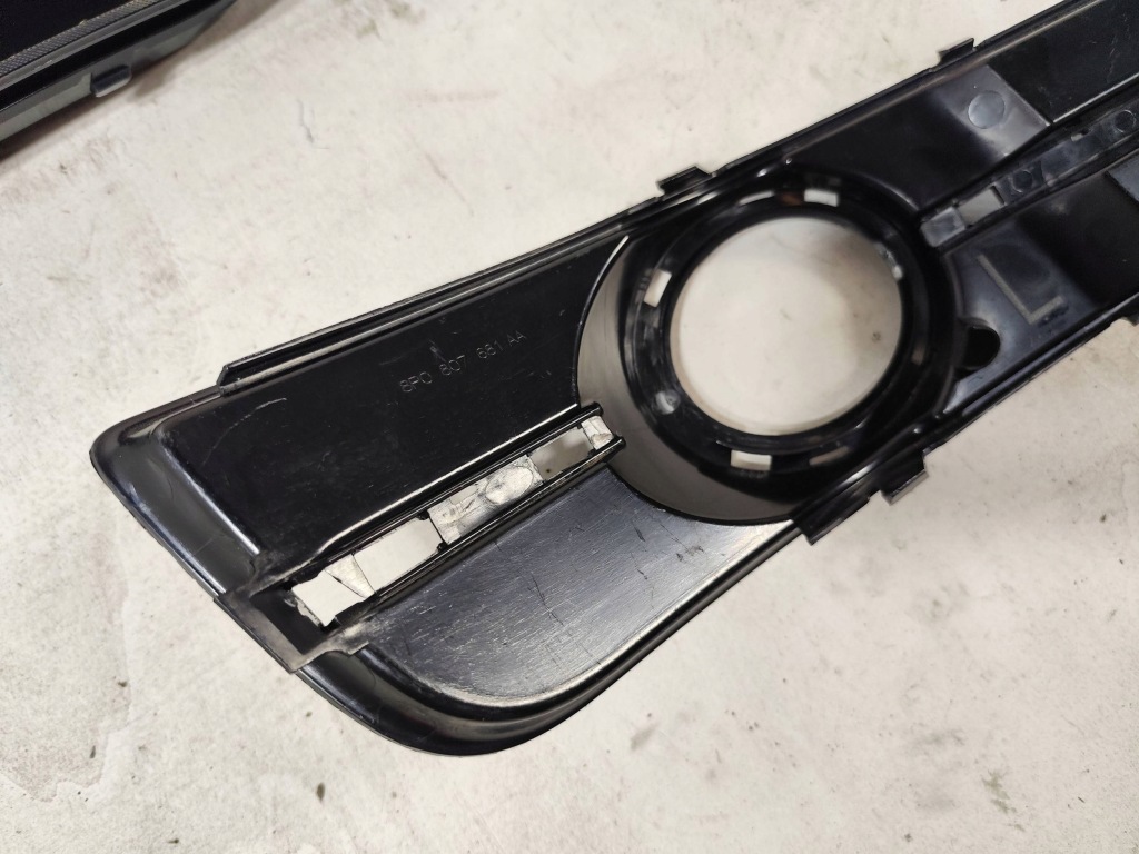 Audi a3 8p lift 09- левый перед левая решётка бампера оригинал wlkp с Разборки