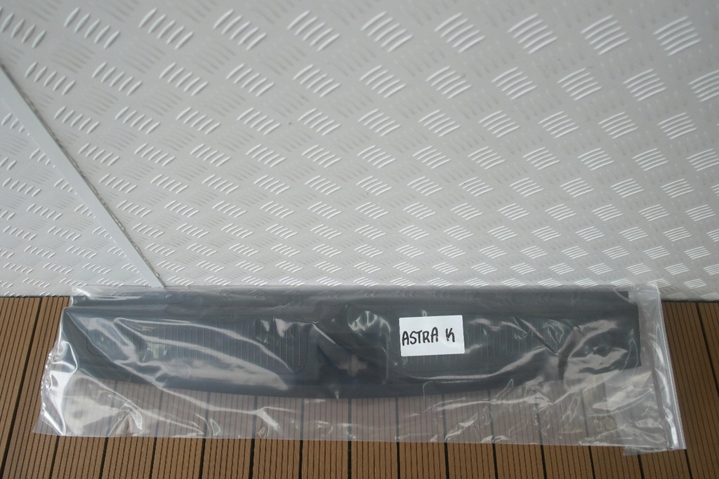 фото №8, Opel astra k v 15-21 молдинг накладка багажника поперечина заднего 13432054 оригинальный номер