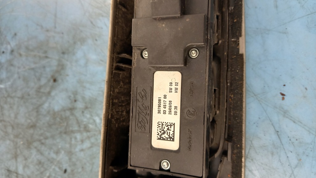 фото №5, Перемикач вікон лівий перед volvo v50 s40 06r 2.0d