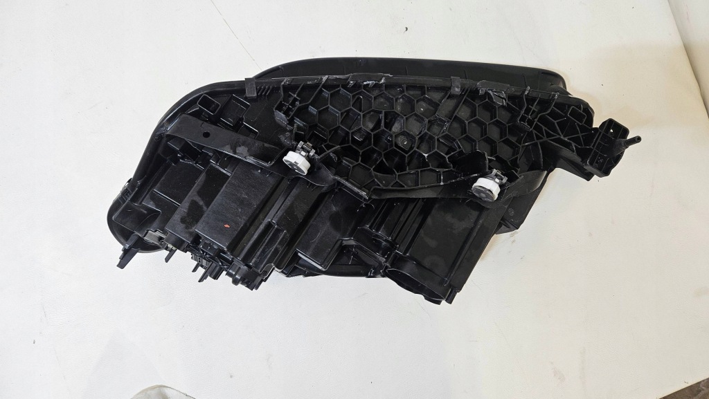 Фара перед передняя правый  bmw x5 g05 x6 g06 рестайлинг  lci full led 5a8e106-01 Цена