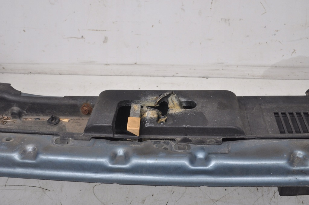 фото №5, Volvo c30 pas передний усилитель замок направляющая