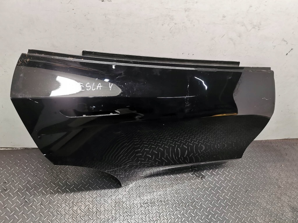 Дверь правый  задняя tesla model y Оригинал