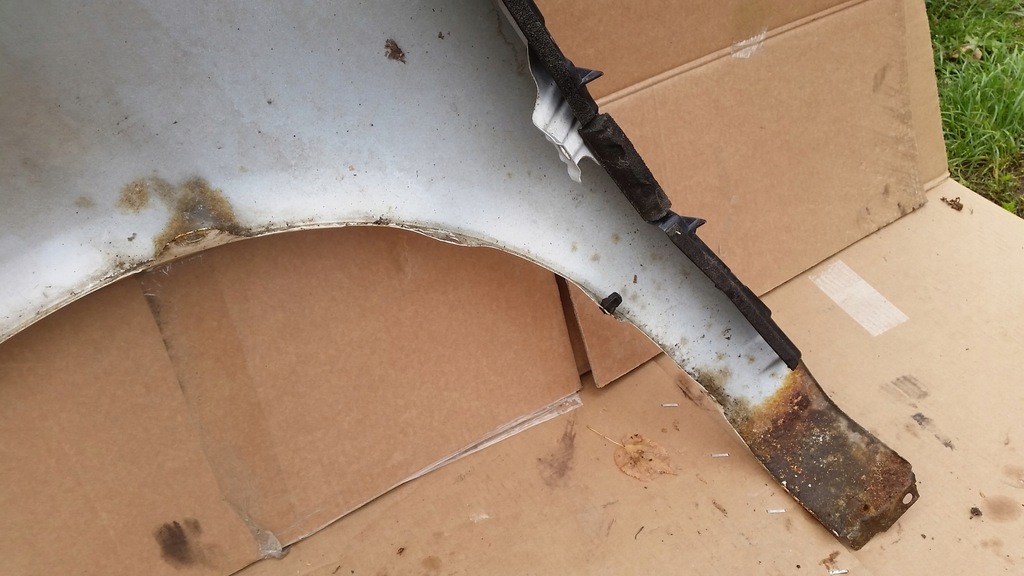 фото №13, Крыло правый перед toyota avensis verso