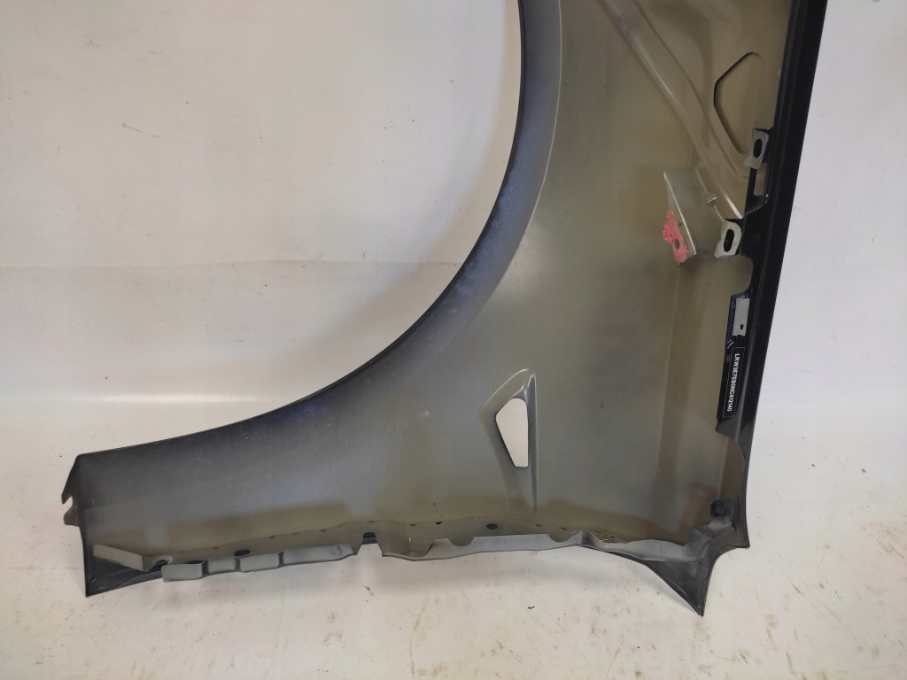 Tesla model 3 крило правий передній перед 2017- в Україні