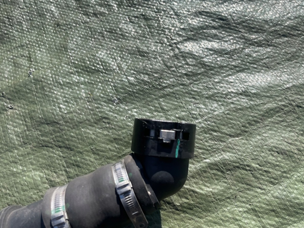 Труба пабтрубок  шланг воды радиатора alfa romeo 159 jts в Украине