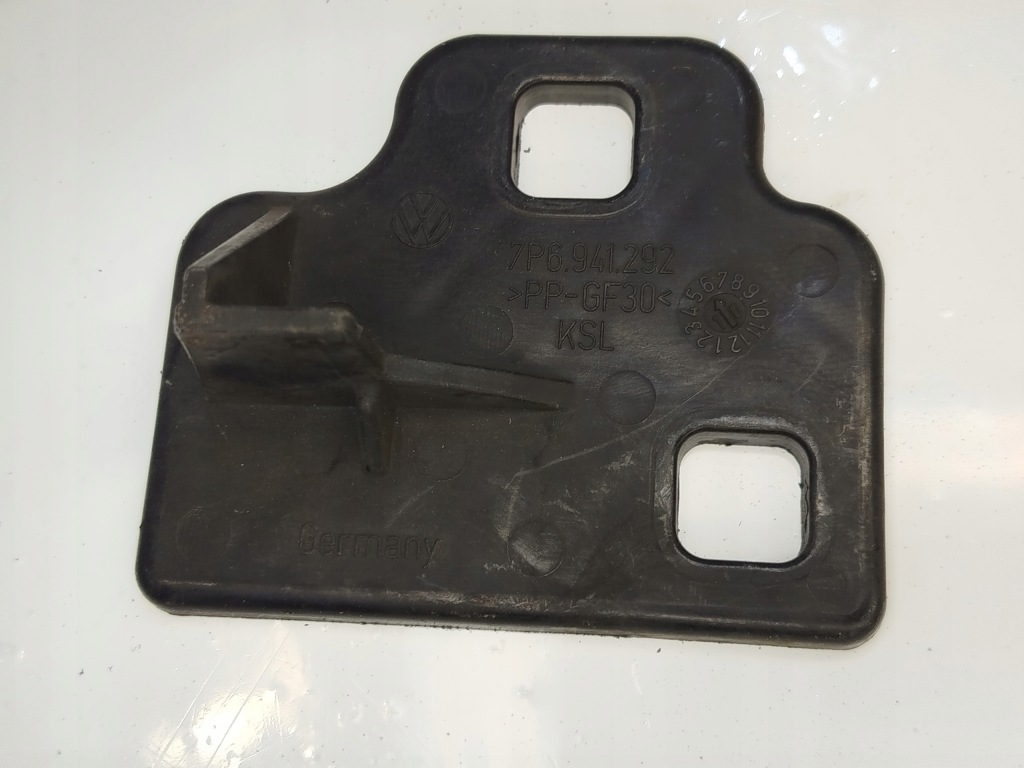 фото №1, Кронштейн лампы перед vw touareg 7p 7p6941292