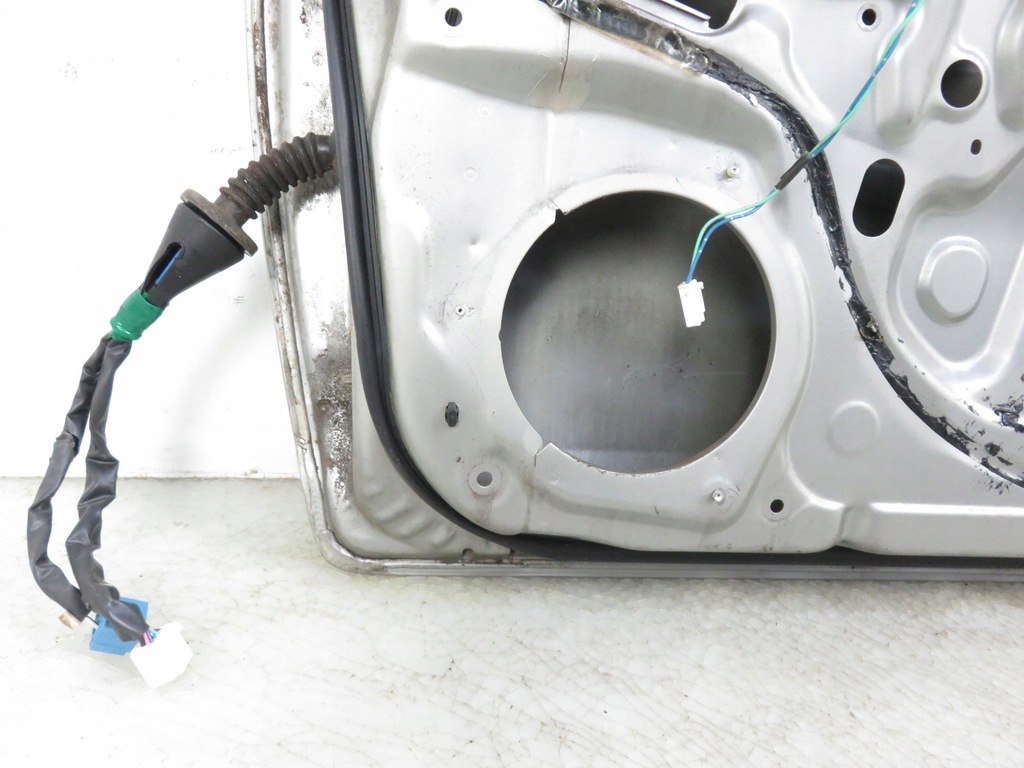 фото №6, Дверь правое передние toyota corolla verso e12