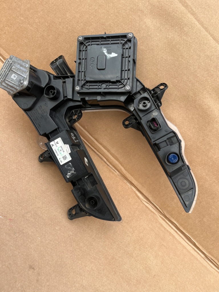 Лампа левая перед led captur i рестайлинг  266055303r в Украине