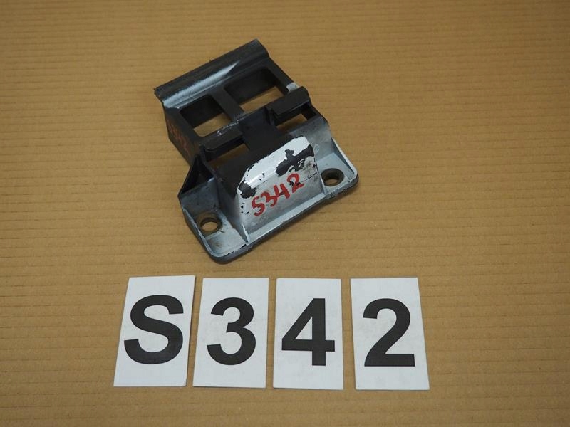 Купити Напрямна кронштейн бампера правий перед sprinter 906