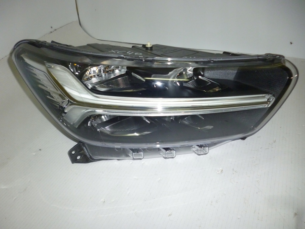 фото №1, Volvo xc40 ii лампа передня перед rh