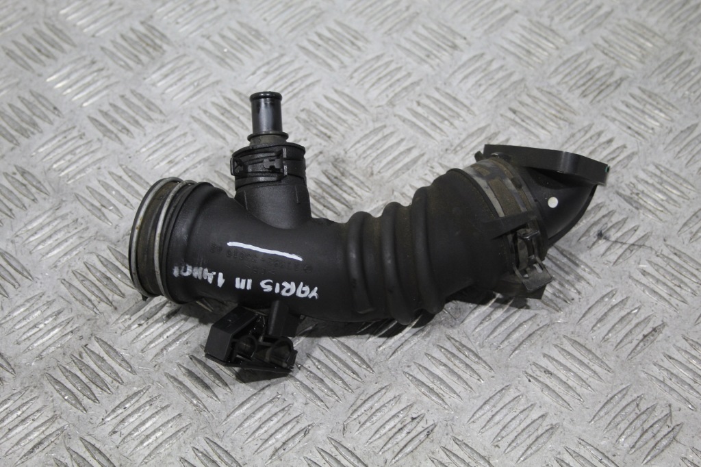 фото №1, Впуск інтеркулер toyota yaris iii 3 17882-33010