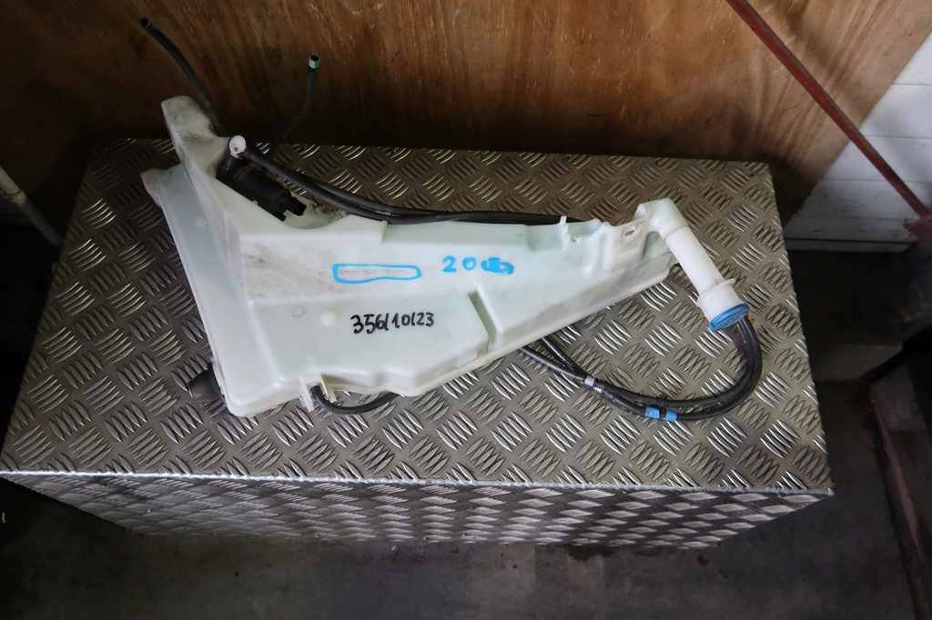 фото №1, Бак омывателя range rover vogue cpla17b613ah