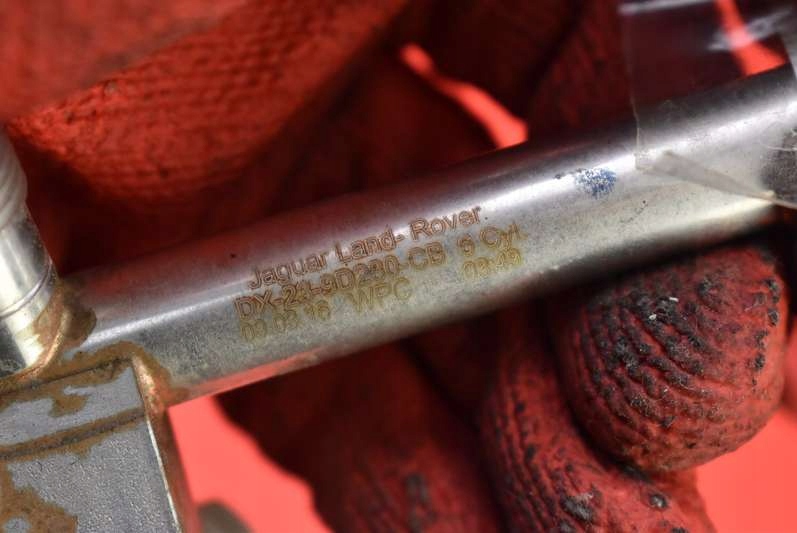 фото №7, Молдинг упорскування 306ps fx23-9g802-ac jaguar xe 3.0 v6 sc 340 km 14-20