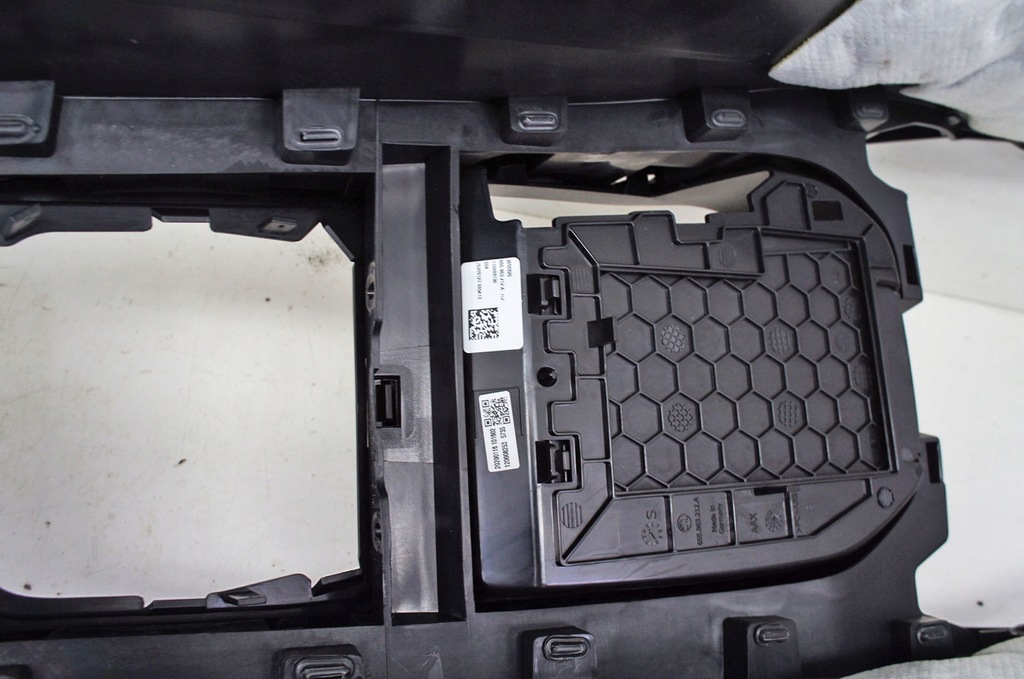 фото №8, Tp078 skoda scala тунель середній 655863241a підлокітник