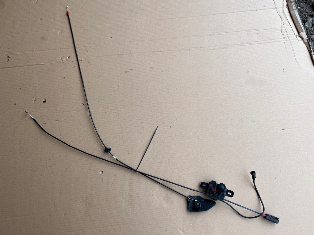 фото №1, Замок капот лівий тягa капот комплект volvo v40 ii 2016-2019 31278799