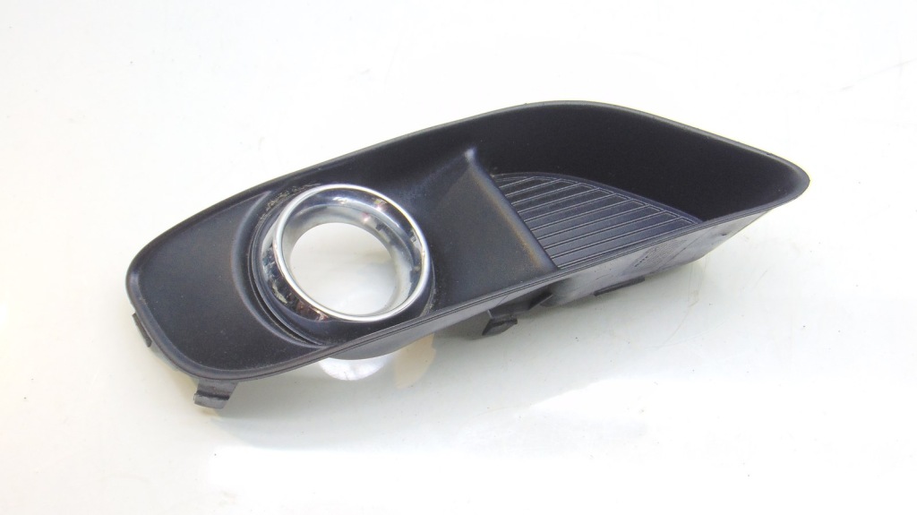 фото №1, Решітка бампера протитуманної фари ліва lancia thema ii