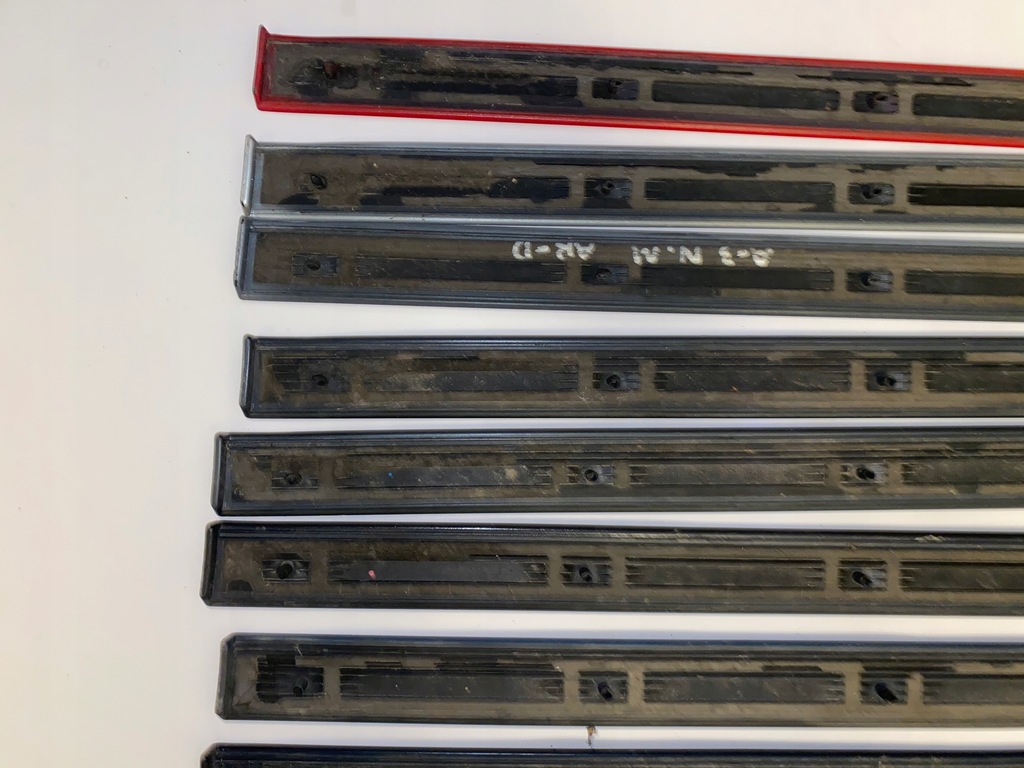 фото №8, Молдинг задняя правая 8p3853700b audi a3 8p