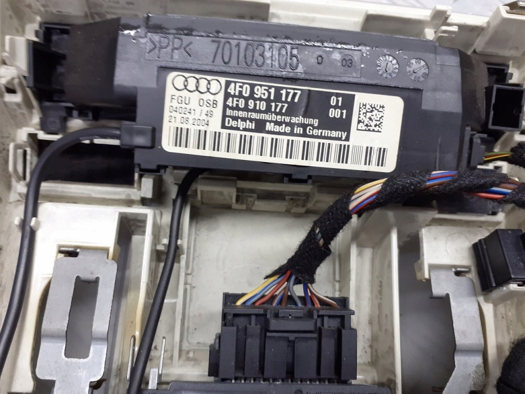 фото №3, Освещение кабины audi a6 c6 4f0951177