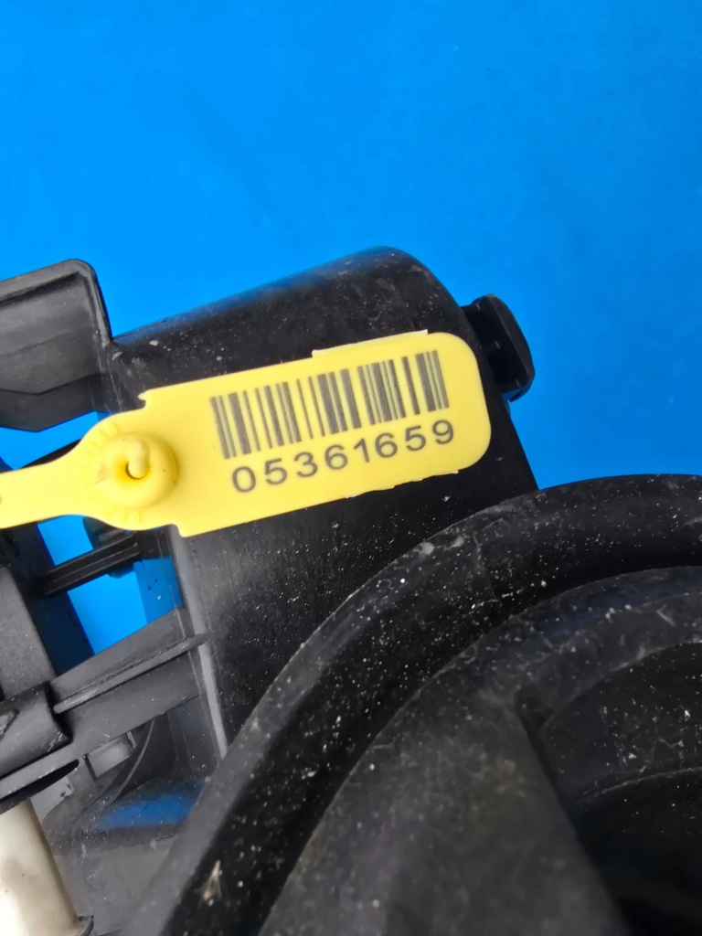 фото №7, Заливная горловина топлива bmw 4 f32 f36 f82 7270761