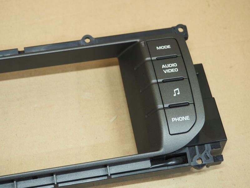 фото №3, Панель радио рамка панели range rover evoque