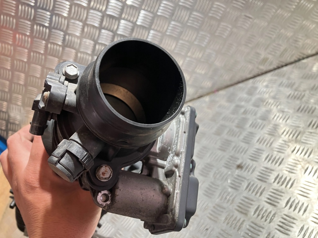 Коллектор впускной  bmw x1 f48 2.0i 7617500 7619008 с Разборки