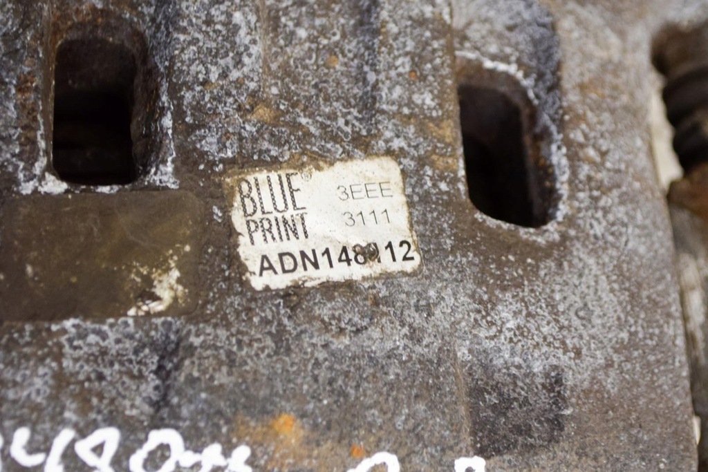 фото №7, Nissan np300 navara d40 передний правый суппорт тормозной adn148112 2.50d 126k