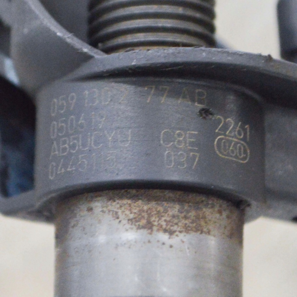 фото №8, Audi a6 s6 c6 4f 2010 форсунка топлива