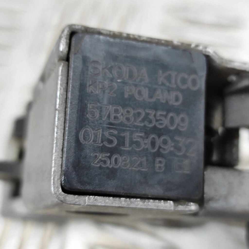 фото №6, Skoda karoq 2022 замок кришки передньої / капот двигуна