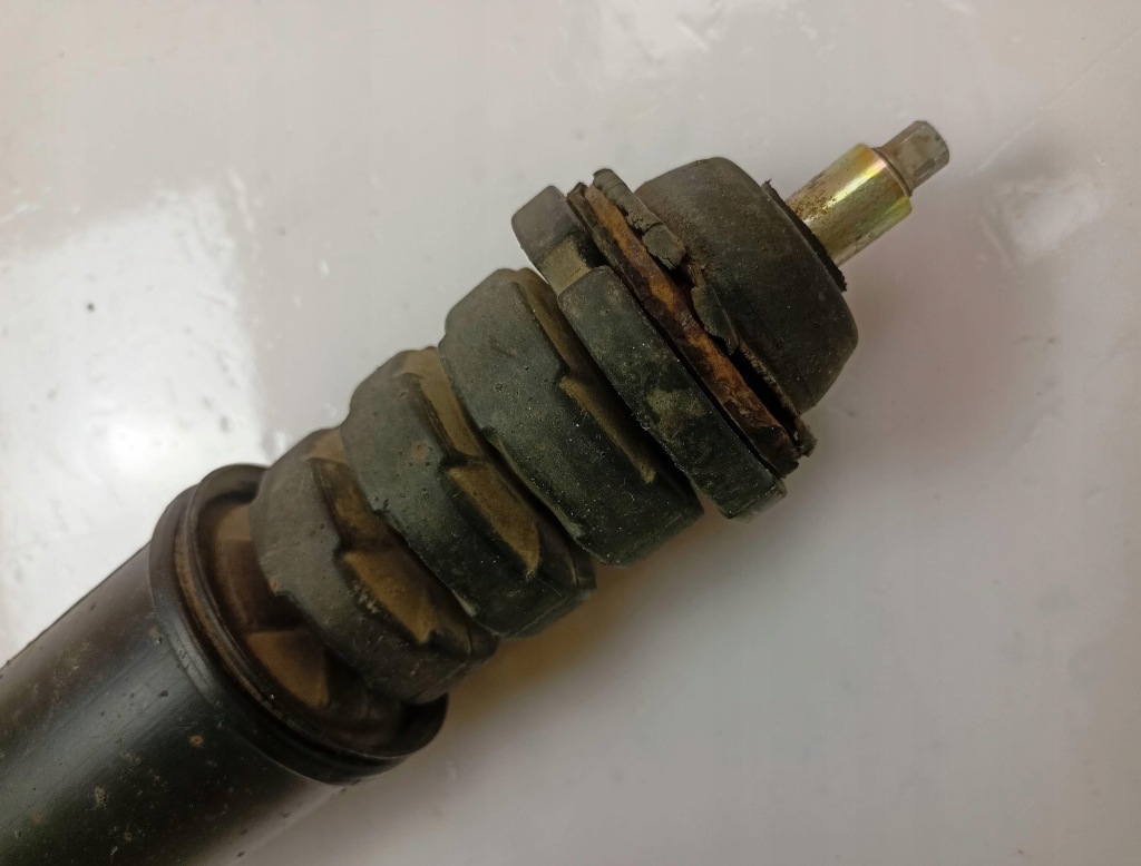 Амортизатор левый  задняя renault clio Оригинал