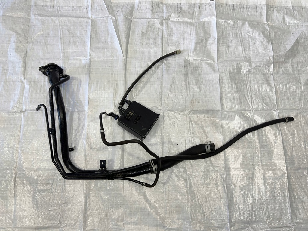 фото №1, Suzuki swift mk8 1.2 заливная горловина топлива