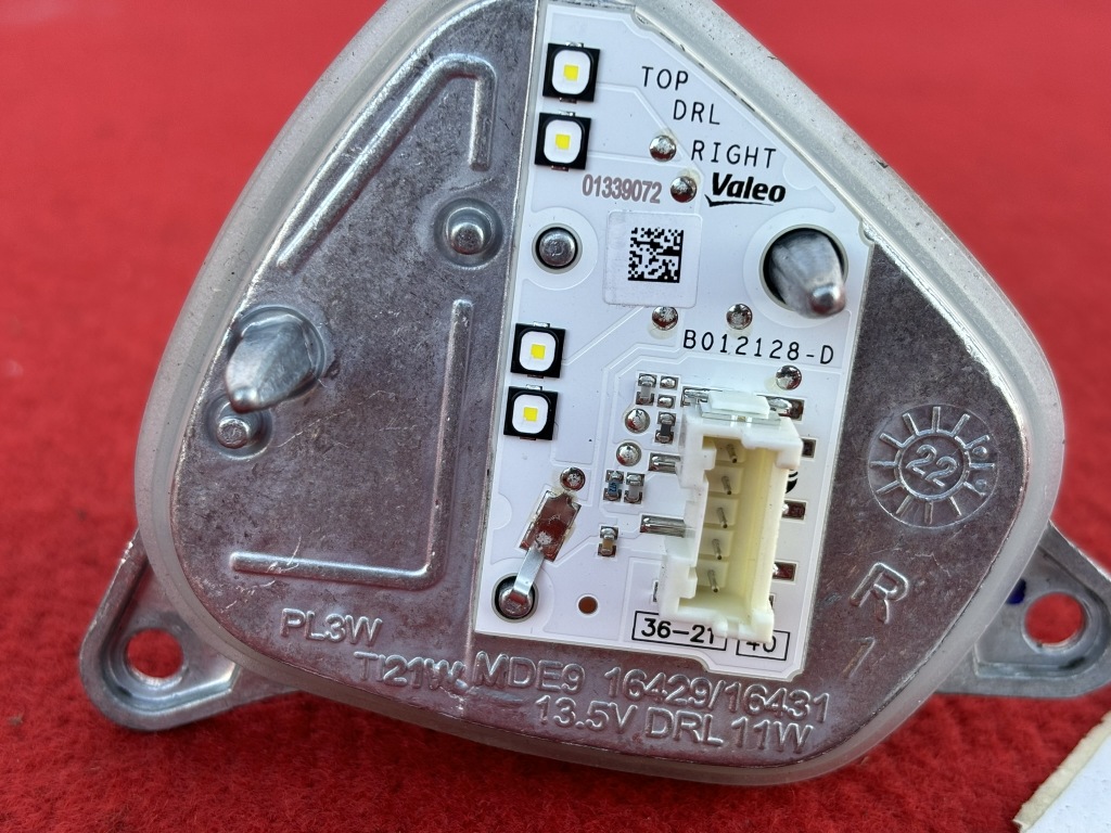 Opel crossland x рестайлинг  правая  модуль фары led блок розжига йожик  k148/rx826 Оригинал