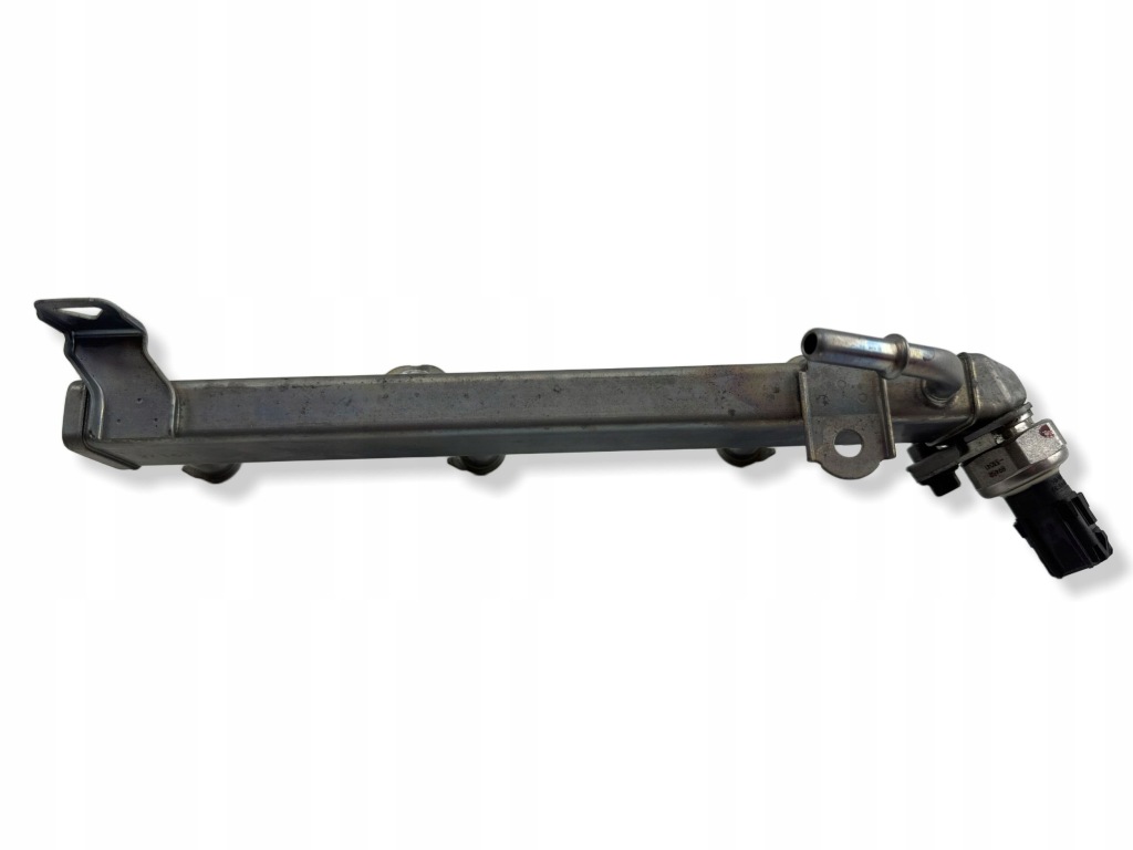 Toyota yaris xp210 2023 шланг топливный с Разборки