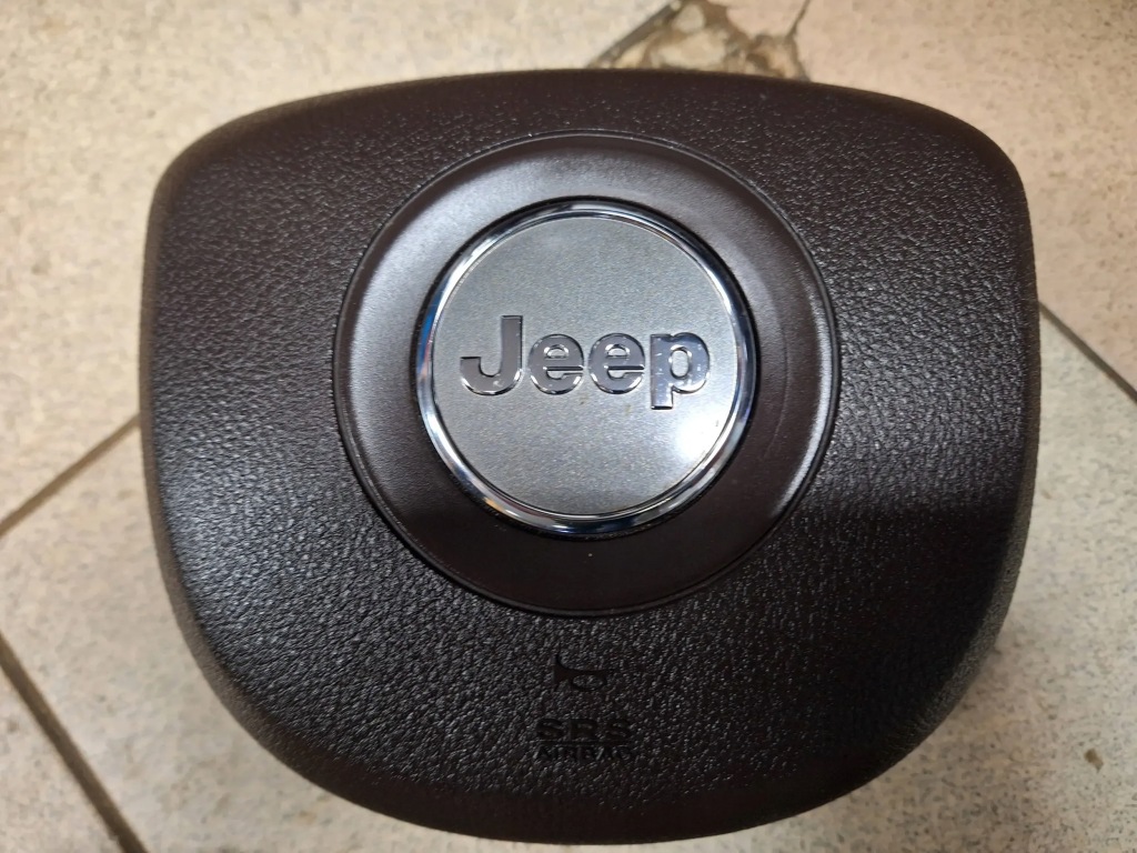 Приборная панель панель  подушка безопасности jeep grand cherokee wk2 рестайлинг  13- Недорого