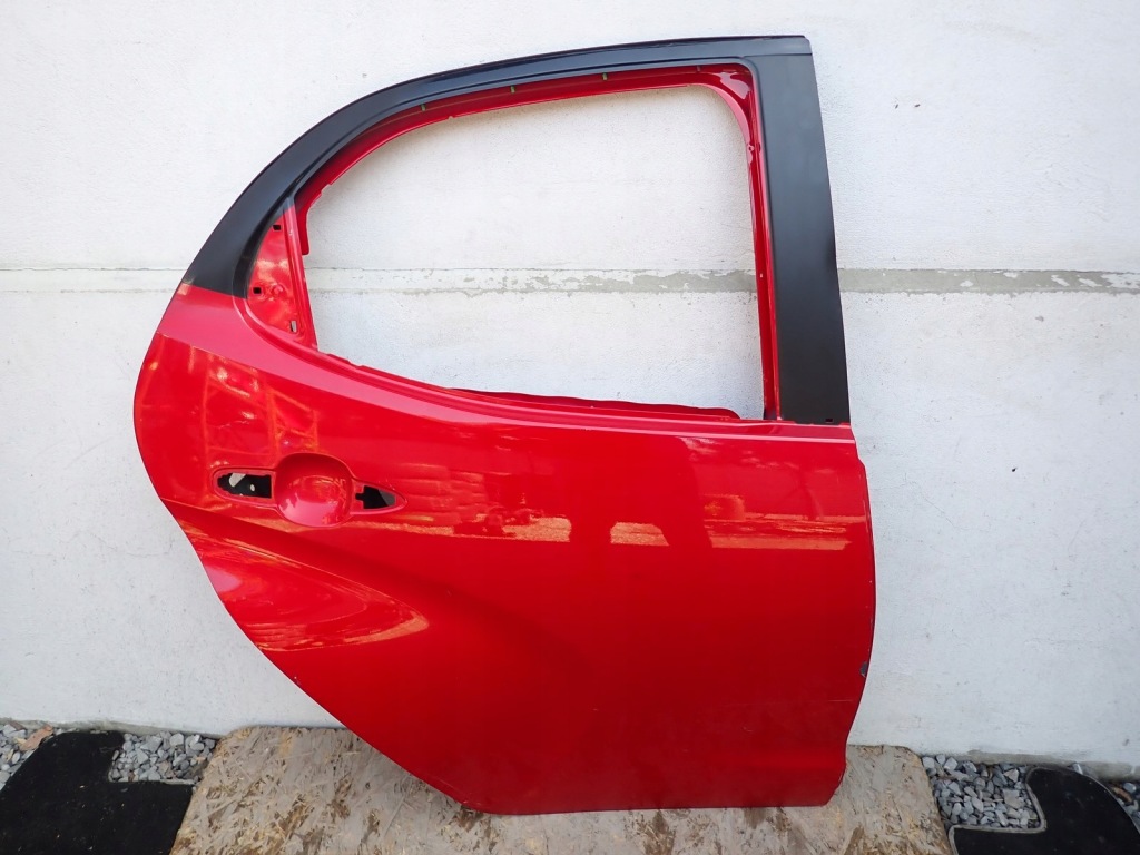 Купити Дверей праве  задні правий задній toyota yaris 4 iv p21 2020- 67003k0060