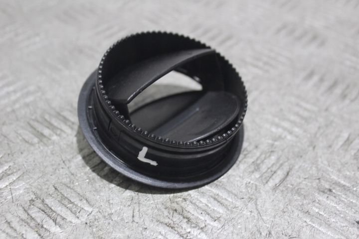 фото №2, Решётка обдув левая dacia sandero ii lift